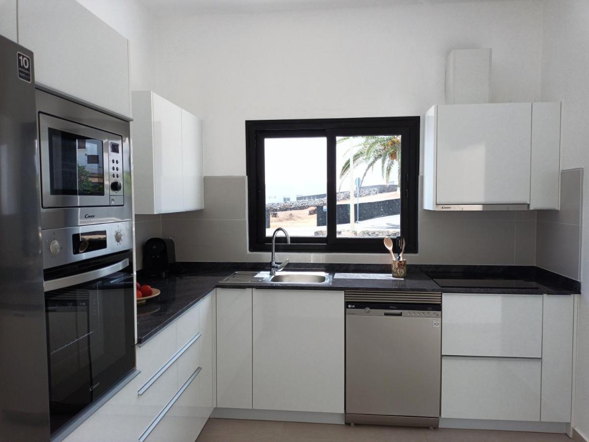 Apartamentos Falcon Tinajo Esterno foto